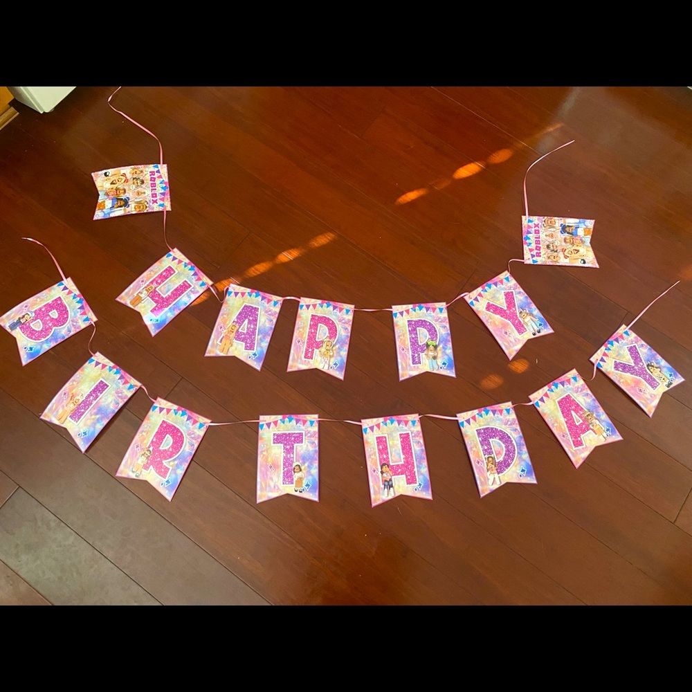 Girls roblox birthday sign